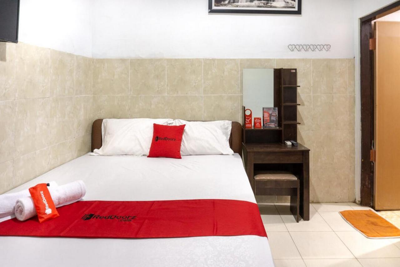 Reddoorz @ Hotel Surabaya Sumenep Exterior foto