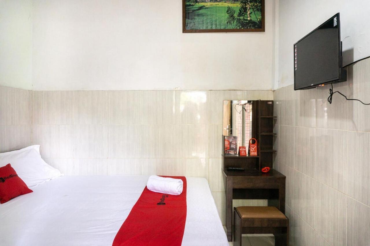 Reddoorz @ Hotel Surabaya Sumenep Exterior foto