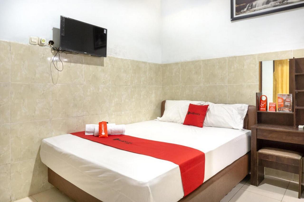 Reddoorz @ Hotel Surabaya Sumenep Exterior foto