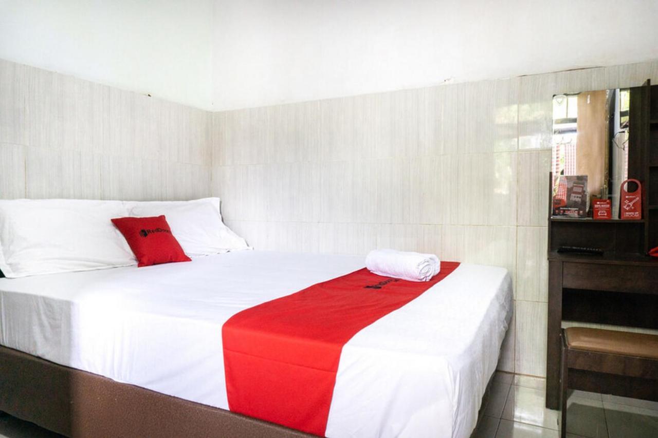 Reddoorz @ Hotel Surabaya Sumenep Exterior foto