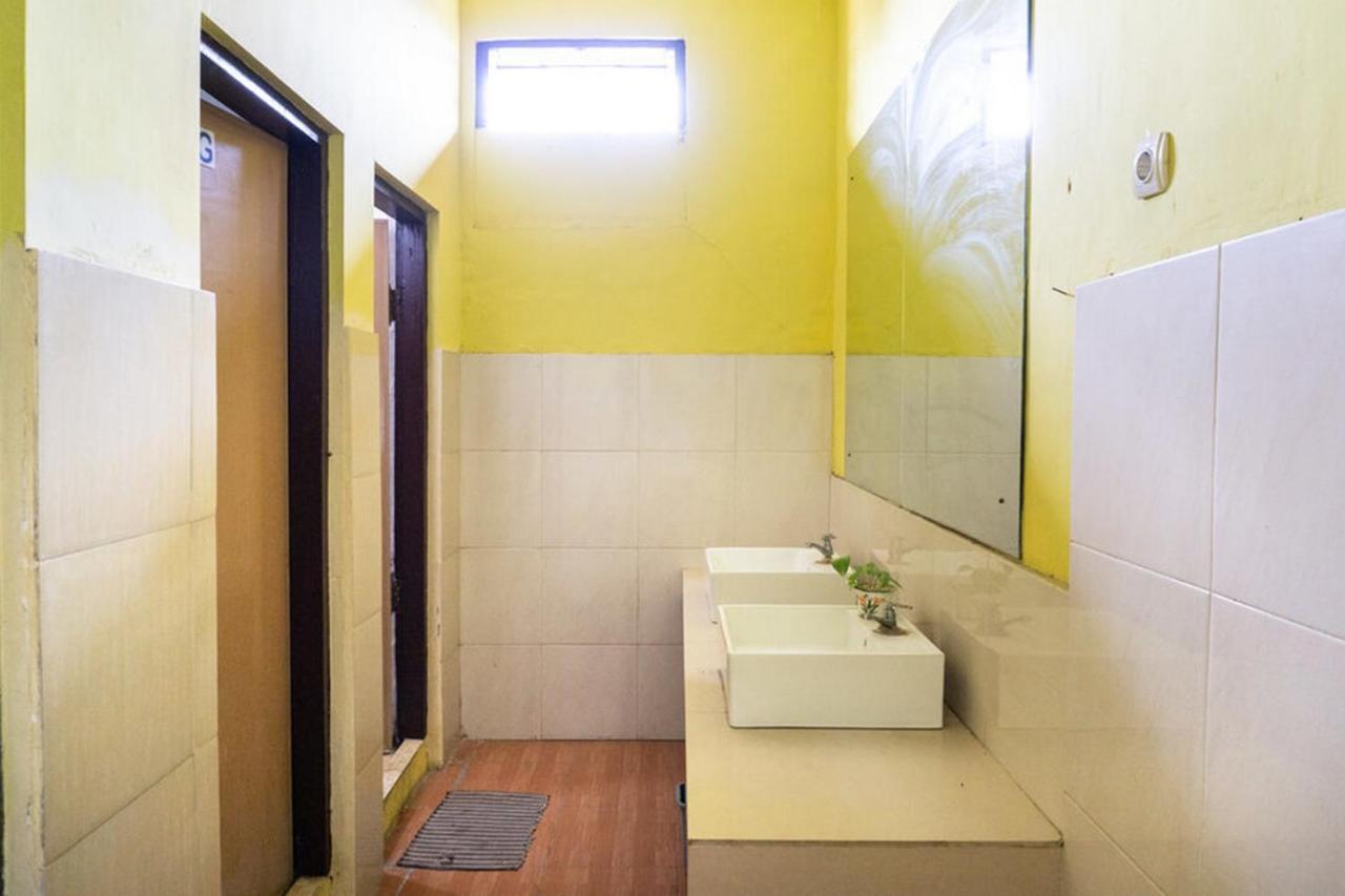 Reddoorz @ Hotel Surabaya Sumenep Exterior foto
