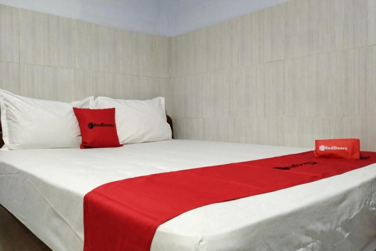 Reddoorz @ Hotel Surabaya Sumenep Exterior foto