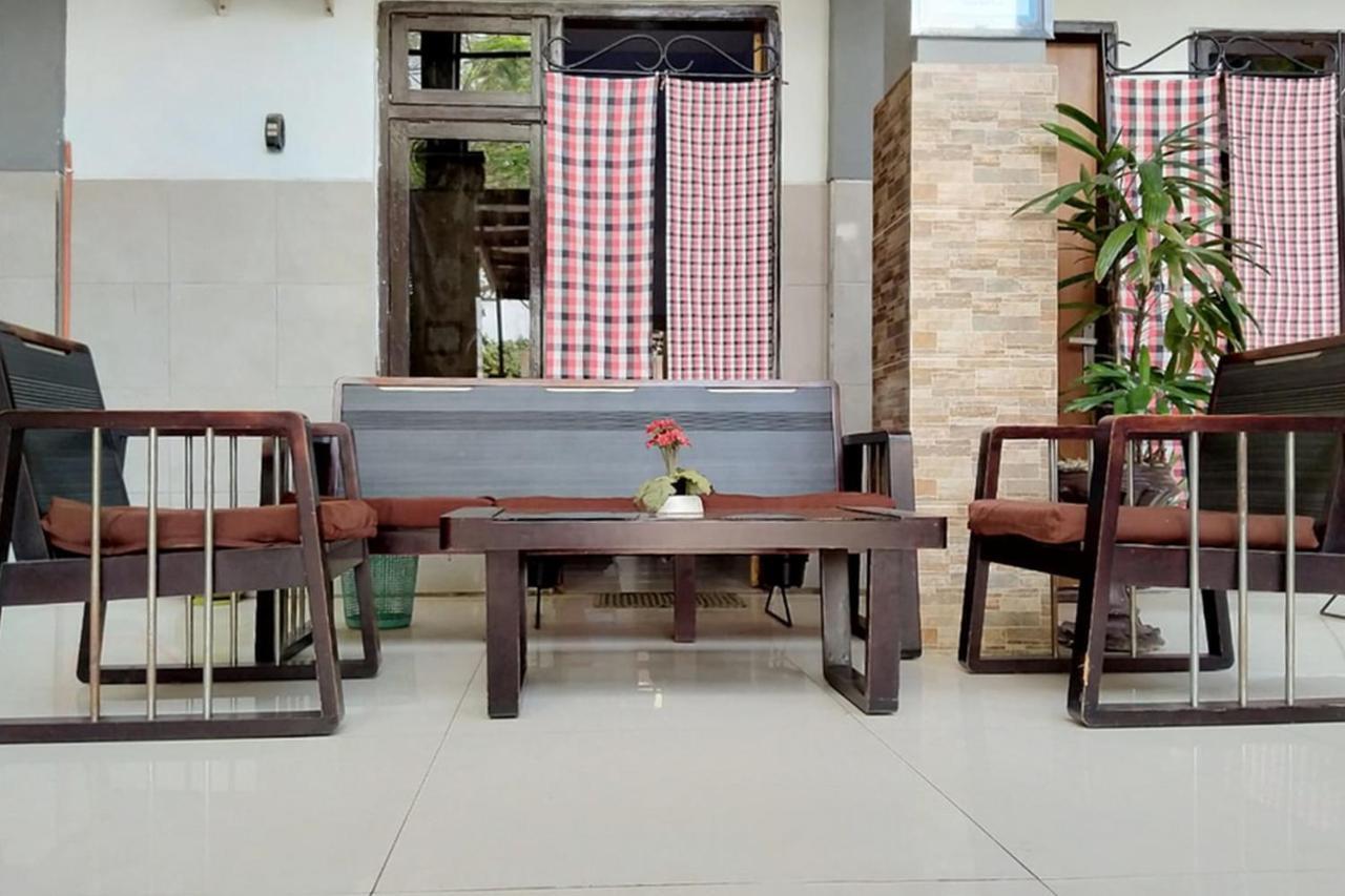 Reddoorz @ Hotel Surabaya Sumenep Exterior foto