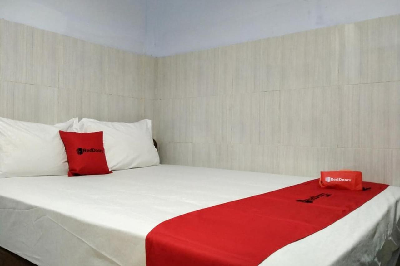 Reddoorz @ Hotel Surabaya Sumenep Exterior foto